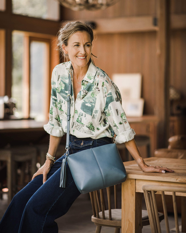 LOUENHIDE DAISY CROSSBODY BAG