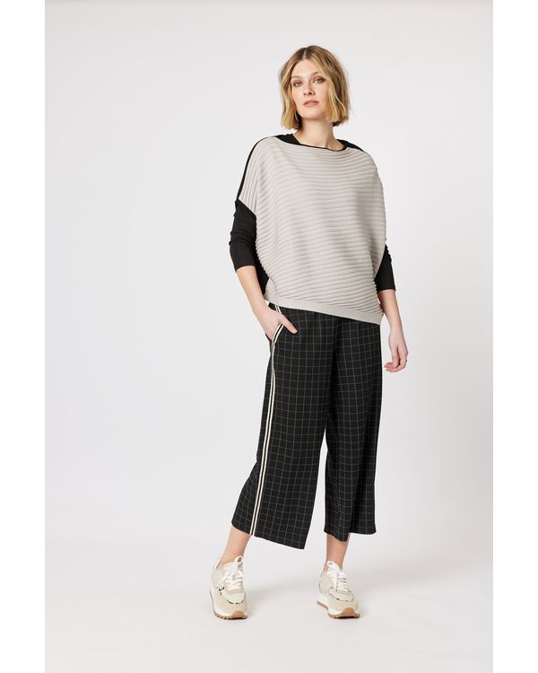 CLARITY ASYMETRIC KNIT PONCHO