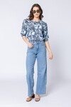 SEEKING  LOLA MAGNIFICANT TOP