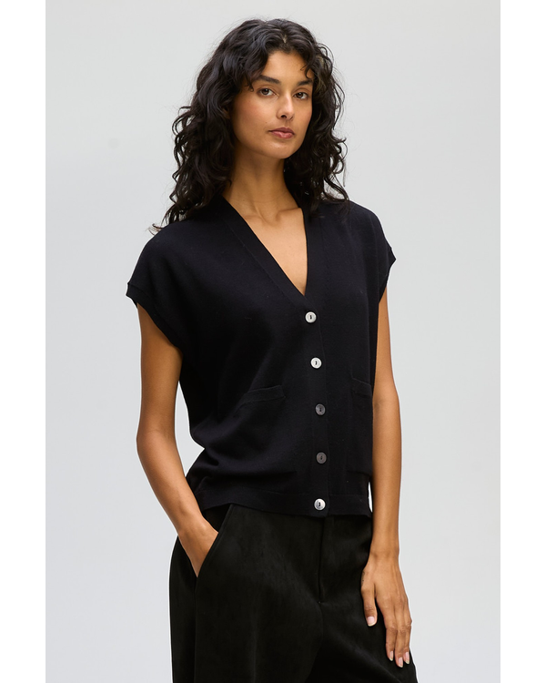 LD&CO BUTTON VEST