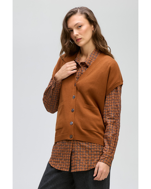 LD&CO BUTTON VEST