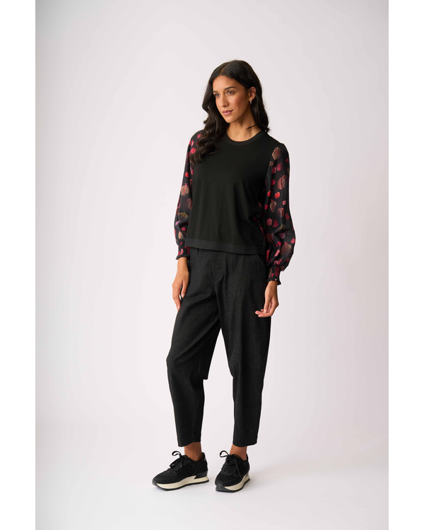 MEMO CONTRAST WOVEN TOP