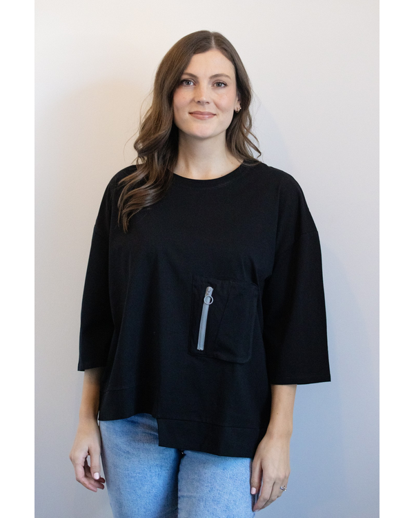 WHITE ON BLACK ZIP POCKET TOP