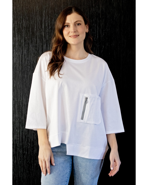 WHITE ON BLACK ZIP POCKET TOP