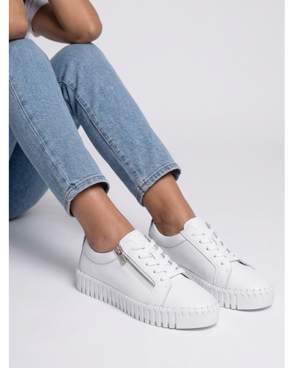 BAY LANE MEDUSA SNEAKER