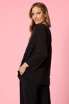 CLARITY TRAVELLER V NECK TOP