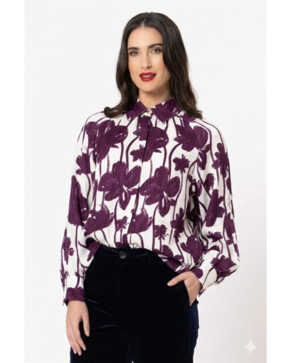 SEEKING LOLA LIZZIE SHIRT