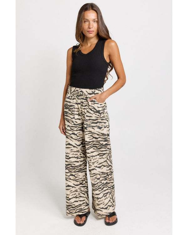 BETTY BASICS SAFFRA RELAX JEAN