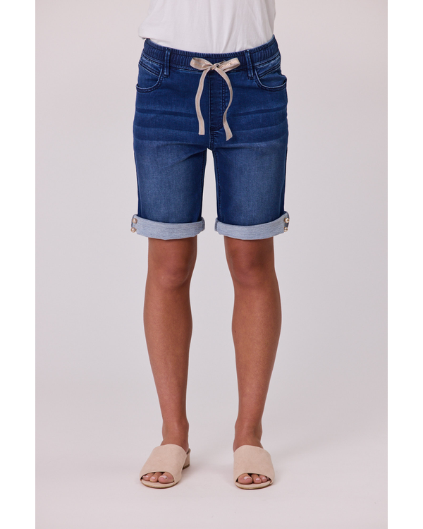 CLASSIFIED DENIM SHORT